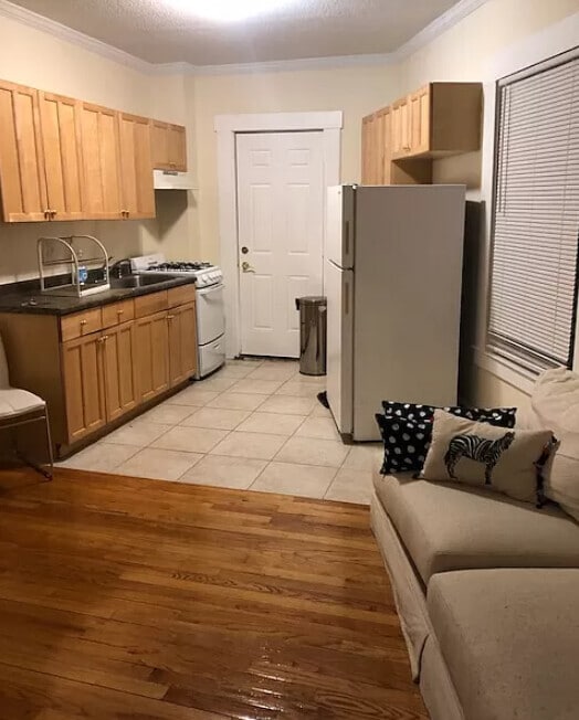 Photo - 27 Forest St Unit 1