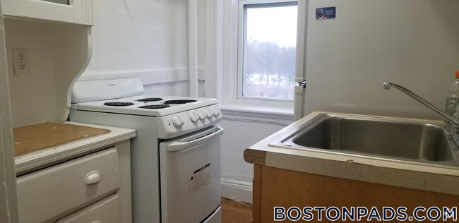 Building Photo - 1175 Boylston St Unit 40 Rental