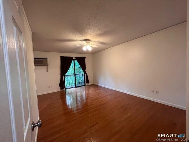 Photo - 223 Flanders Rd Unit 8