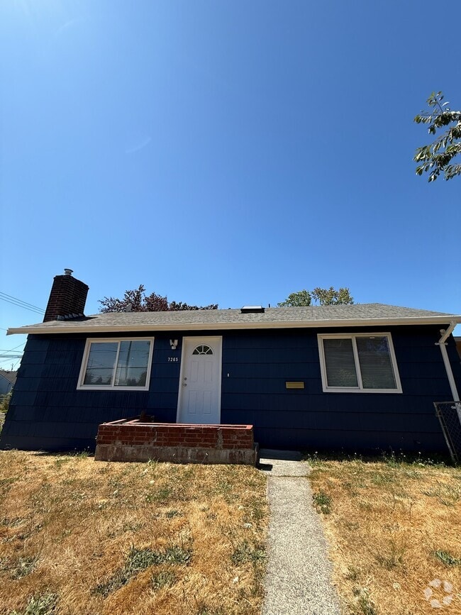 Front Exterior - 7265 46th Ave S Rental