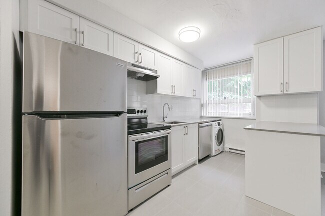 Photo - Bloor Yonge Tower Unit 00101