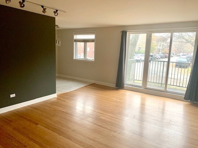 Photo - 1264 W Byron St Unit 1