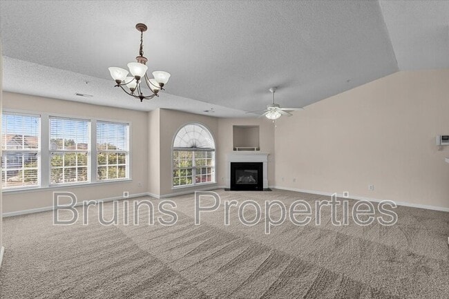 Photo - 6117 Hedgecock Cir