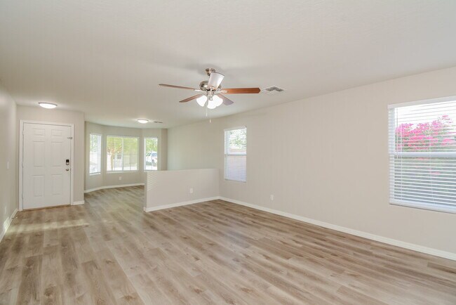 Photo - 15438 W Mercer Ln