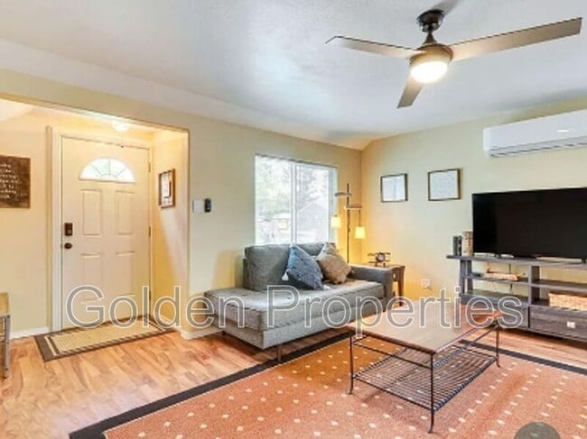 Photo - 1720 E Lakeside Ave