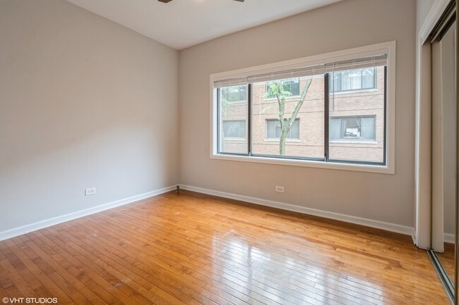 Photo - 808 W Lakeside Pl