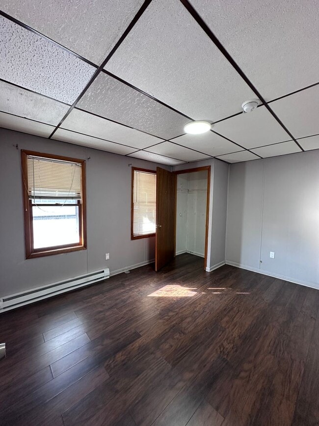 Building Photo - 102 Unit 606 W Main 102