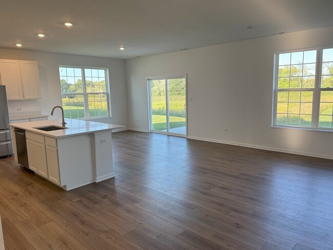 Photo - 10891 Thomas St