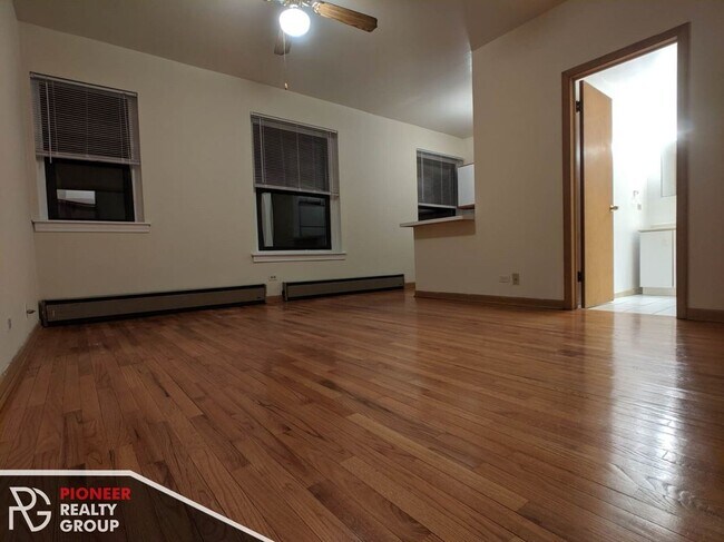 Photo - 635 W Barry Ave Unit 206