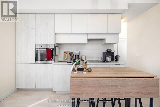 Photo - 8 Eglinton Ave E Unité 5807