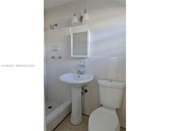Photo - 209 SW 14th St Unidad 3