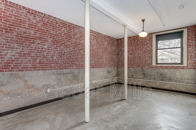 Building Photo - 3003 E Kellogg Dr S Unit #109 Rental