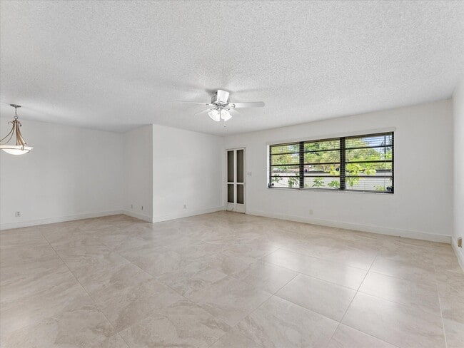 Photo - 1821 NE 40th Ct Unit 305
