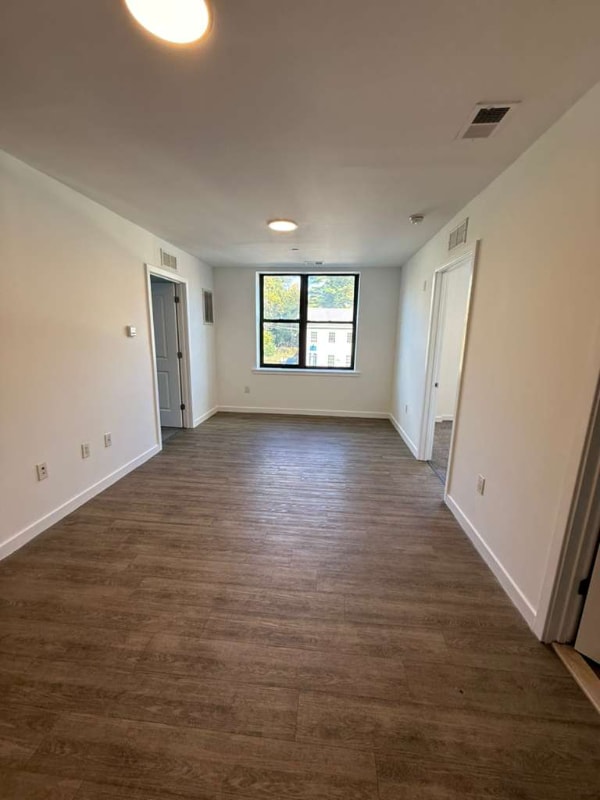 Building Photo - 329 W State St