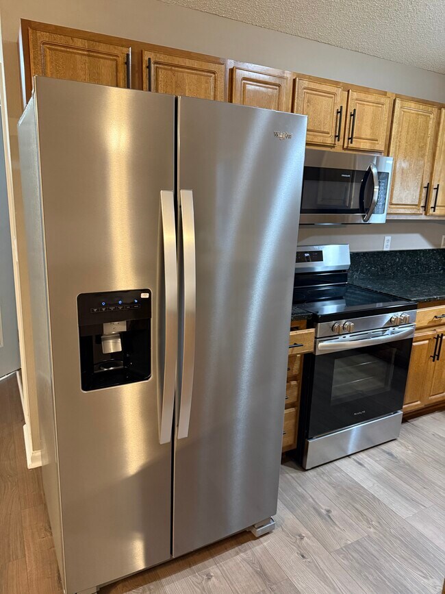 Photo - 27 Sweetland Ct