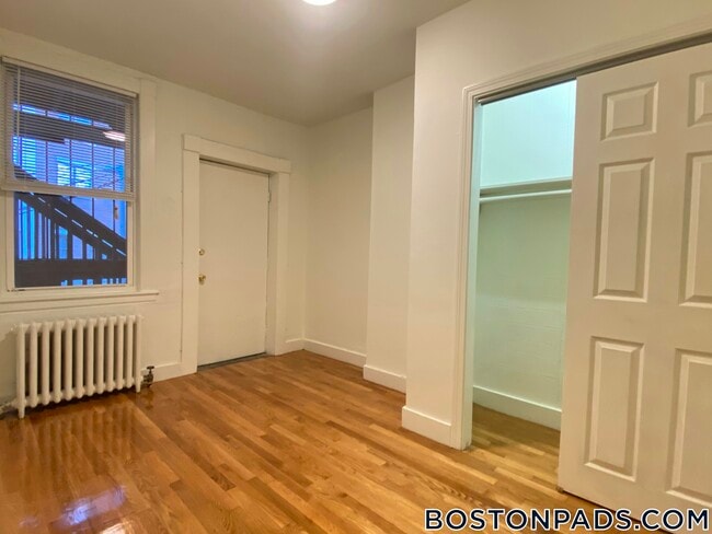 32 Edgerly Rd Unit 1