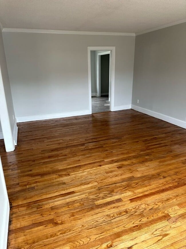 Photo - 422 Darby Ave