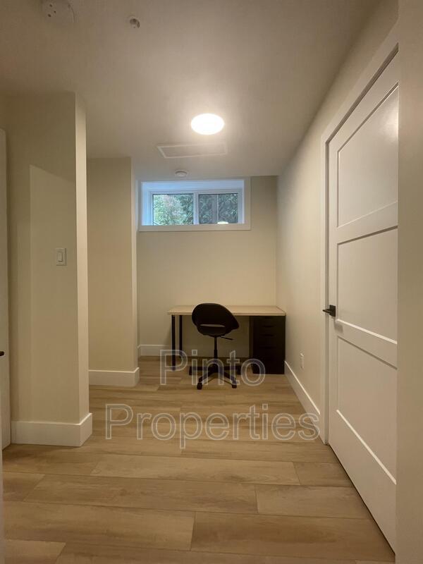 Photo - 8719-8110 110 St NW