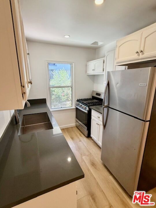 Photo - 1143 N Formosa Ave Unidad 2