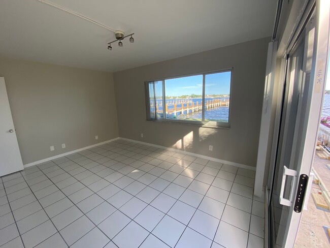 Photo - 1100 S Lake Dr Unit 6