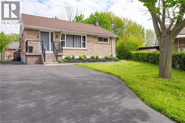 Photo - 13 Beaucourt Pl