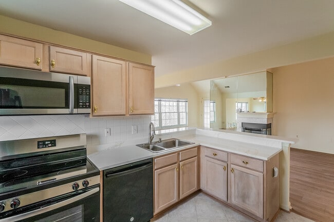 Photo - 413 Ridgepoint Pl