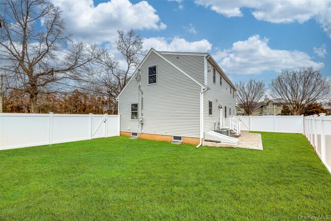 Photo - 479 Woodbury Rd