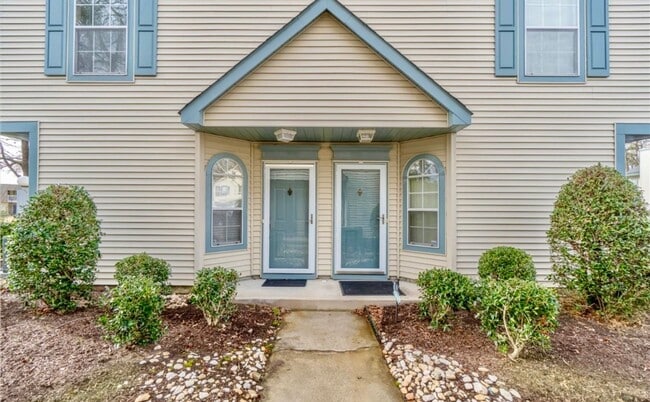 Photo - End Unit Condo Close to Chic's Beach & Little Creek Naval Base