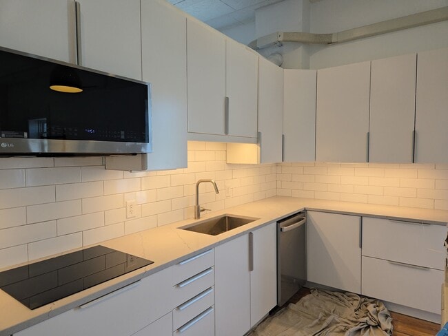 Photo - 204 W Washington St Unit 3B