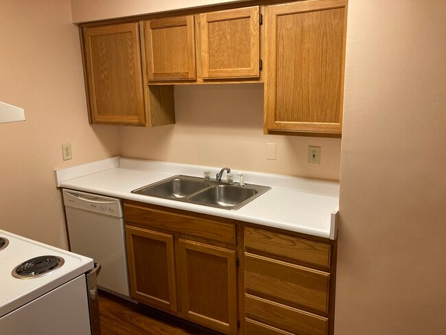 Kitchren - 5605 Happy Hollow Rd Unit 3