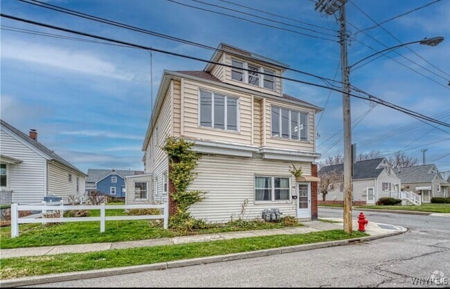 Building Photo - 368 Weimar St Rental