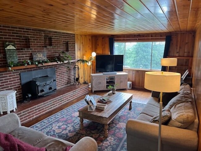 Photo - SINGLE FAMILY HOME NEAR URBANA WITH SOME UPGRADES, WOOD FLOOR ON MAIN AND BEDROOM LEVEL