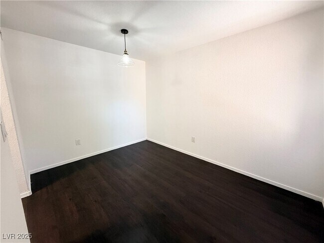 Photo - 555 E Silverado Ranch Blvd Unidad 2151 Rental