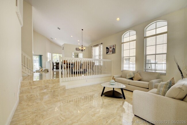 2418 Westmont Dr