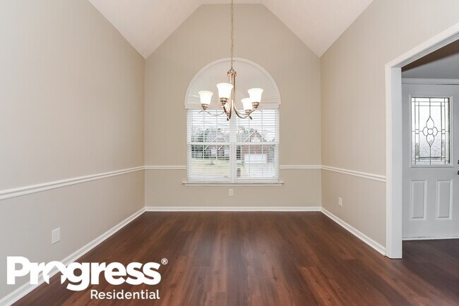 Photo - 1903 Champlain Dr