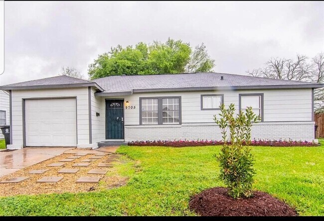 Photo - 9705 Fairland Dr House