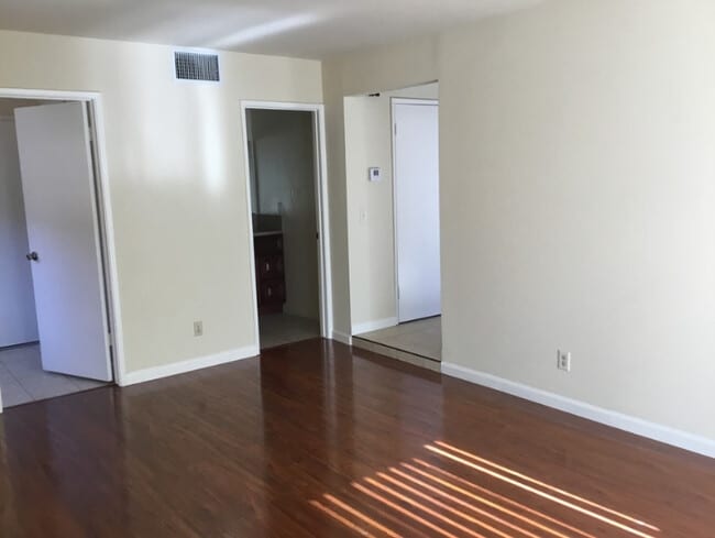 Photo - 20234 Blythe St