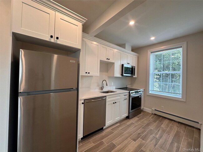 Photo - 150 Main St Unit 2