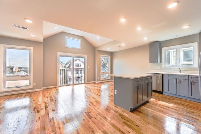 Photo - 255 Chadwick Ave