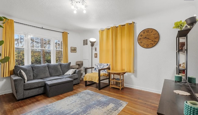Photo - Charming DADU 2BD 1 BA