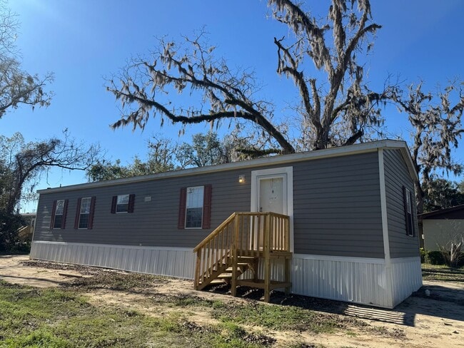 Building Photo - Remodeled 2 Bedroom, 2 Bathroom home in live Oak