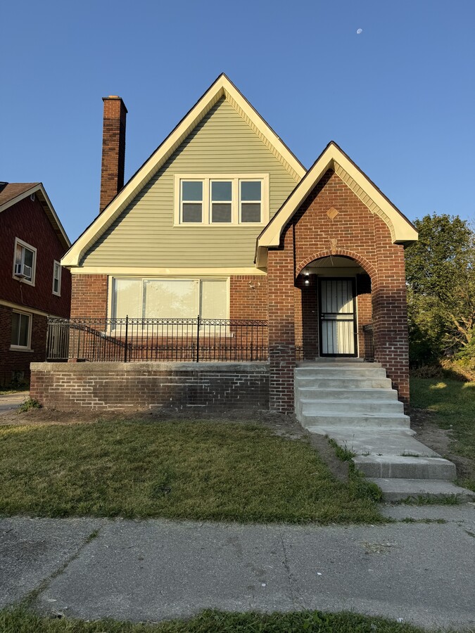 Photo - 5741 Lakewood St House