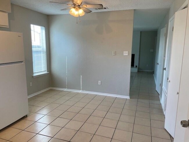 Photo - 8401 Colony Loop Dr Unit D