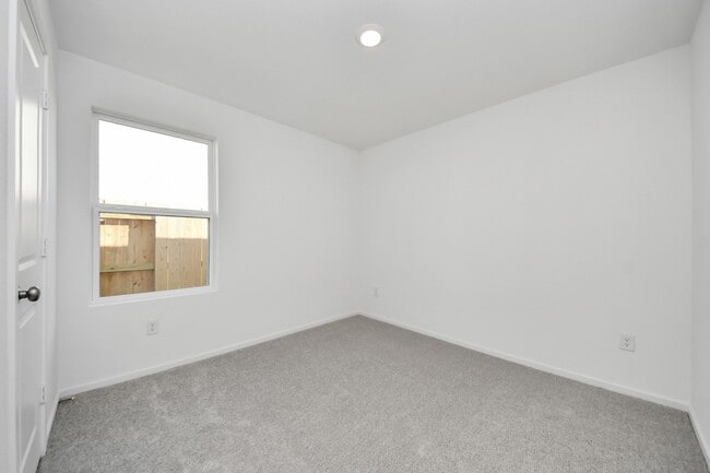 Photo - 6510 Linden Leaf Dr