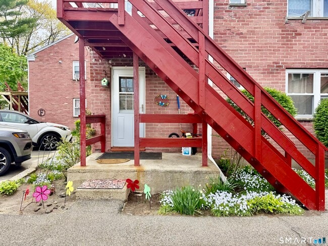 Photo - 231 Seaton Rd Unit 2