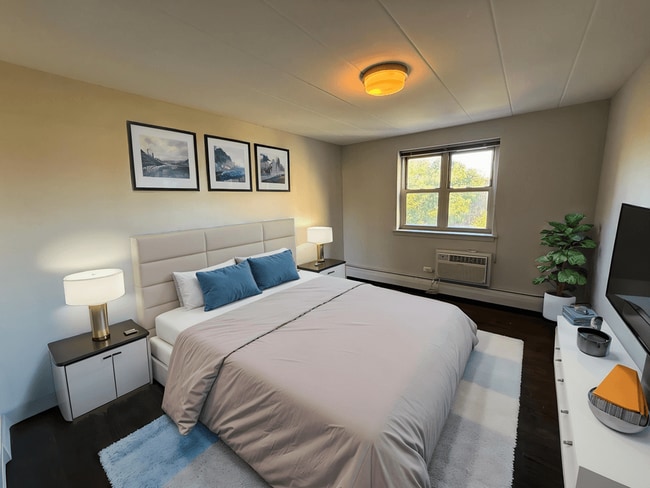 Photo - Kenmore Place - 6119 N Kenmore Ave