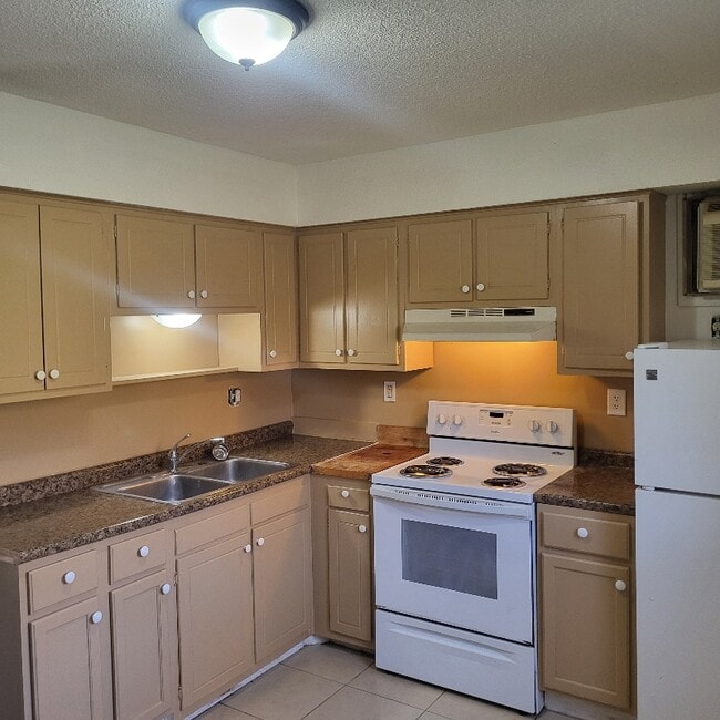 Photo - 1019 Colonial Dr Unit 1