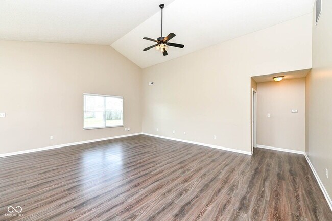 4324 Big Leaf Ln