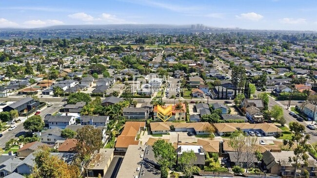 Photo - 186 E 21st St