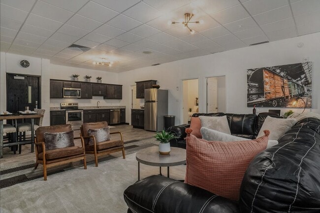 Urban Oak Apartment Homes - Urban Oak Apartment Homes